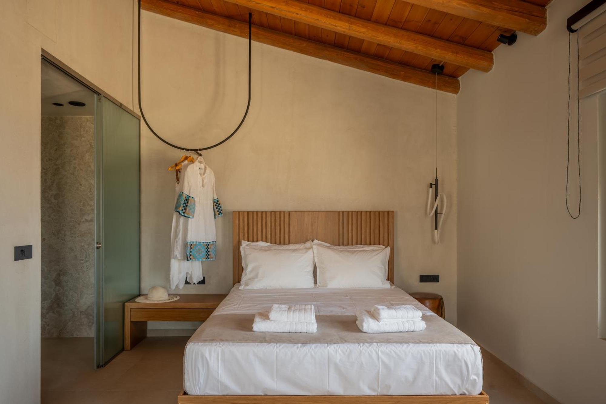 Rettimo Suites, Experience Luxury In The Heart Of