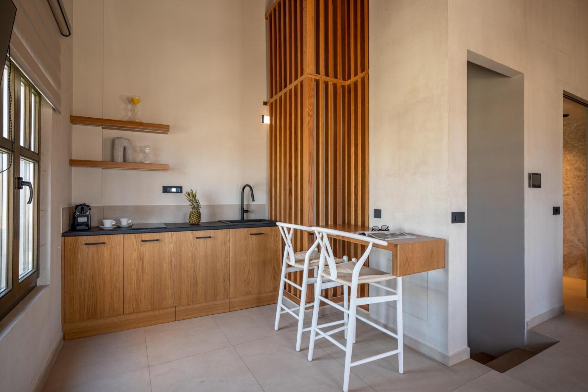 Rettimo Suites, Experience Luxury In The Heart Of Apartment *