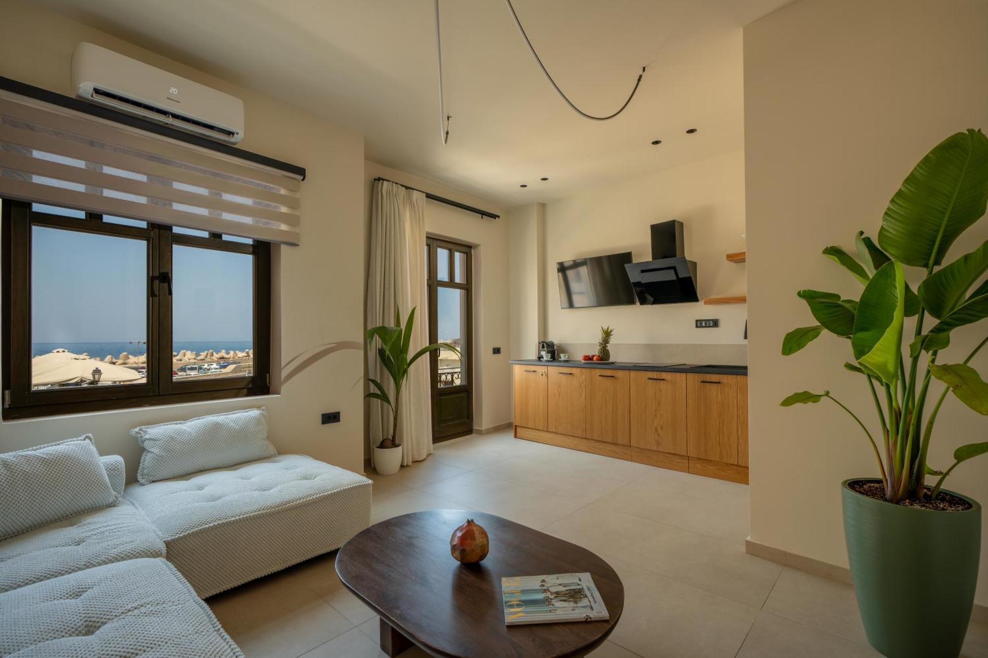 Apartment Rettimo Suites, Experience Luxury In The Heart Of