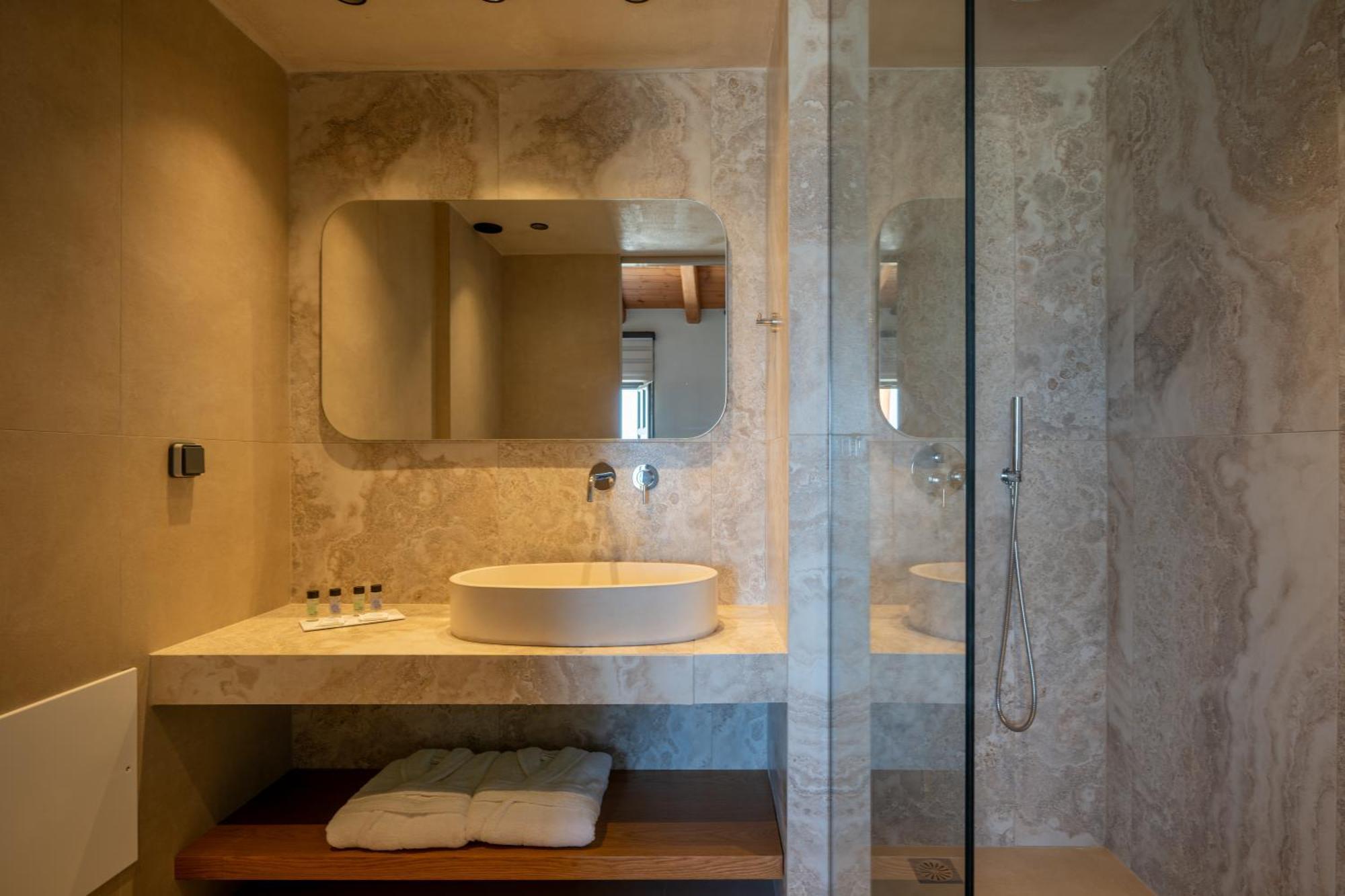 Apartment Rettimo Suites, Experience Luxury In The Heart Of Rethymno (Crete)