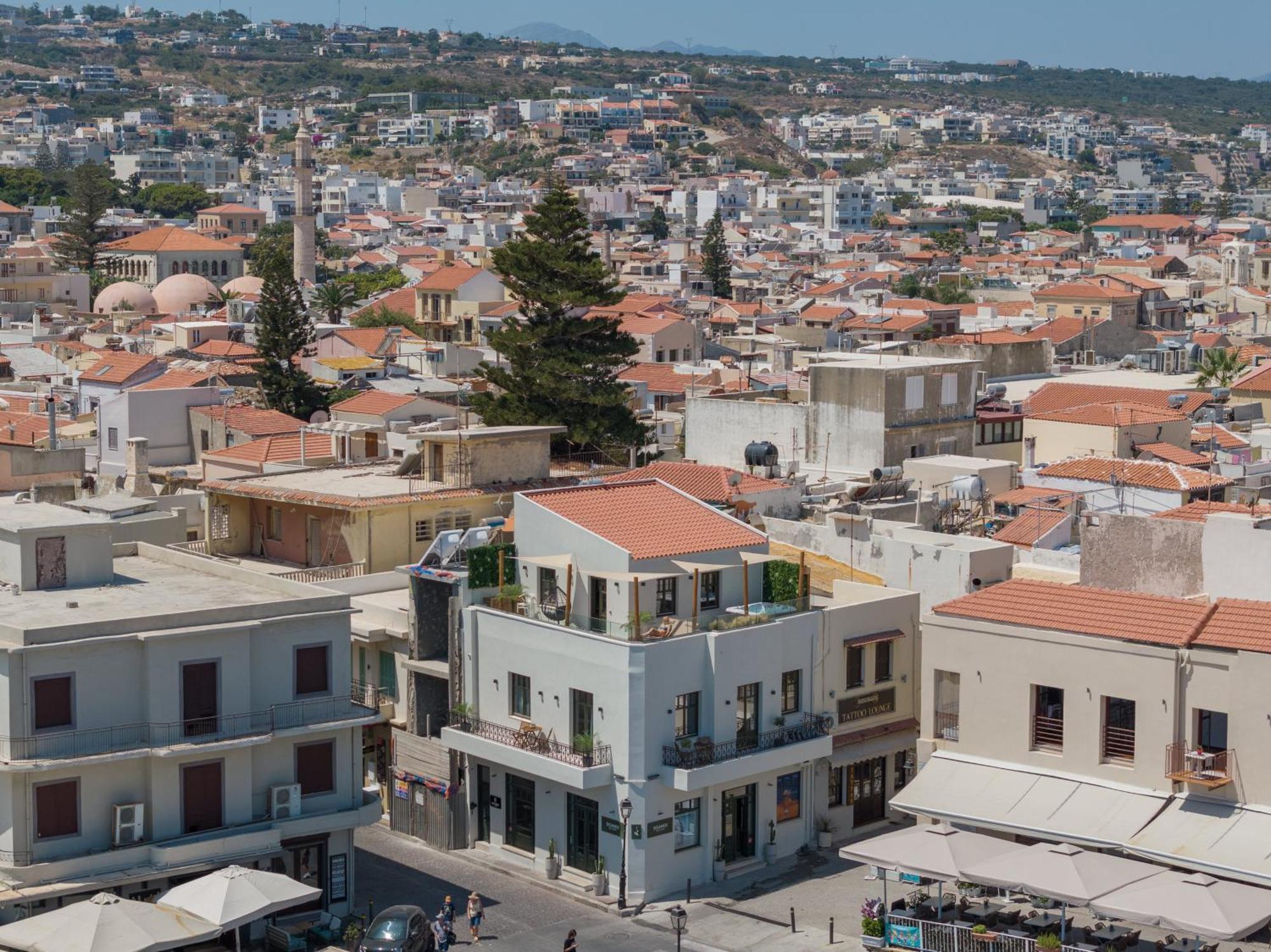 Apartment Rettimo Suites, Experience Luxury In The Heart Of