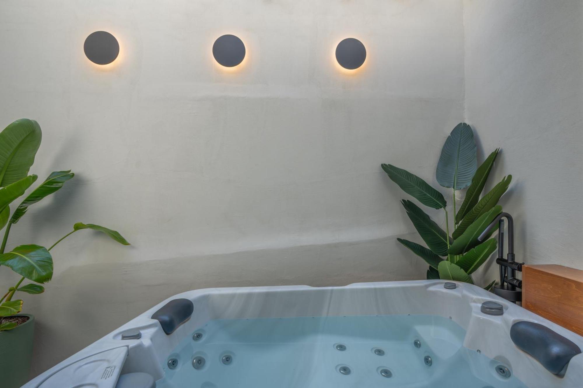 Rettimo Suites, Experience Luxury In The Heart Of Rethymno (Crete)