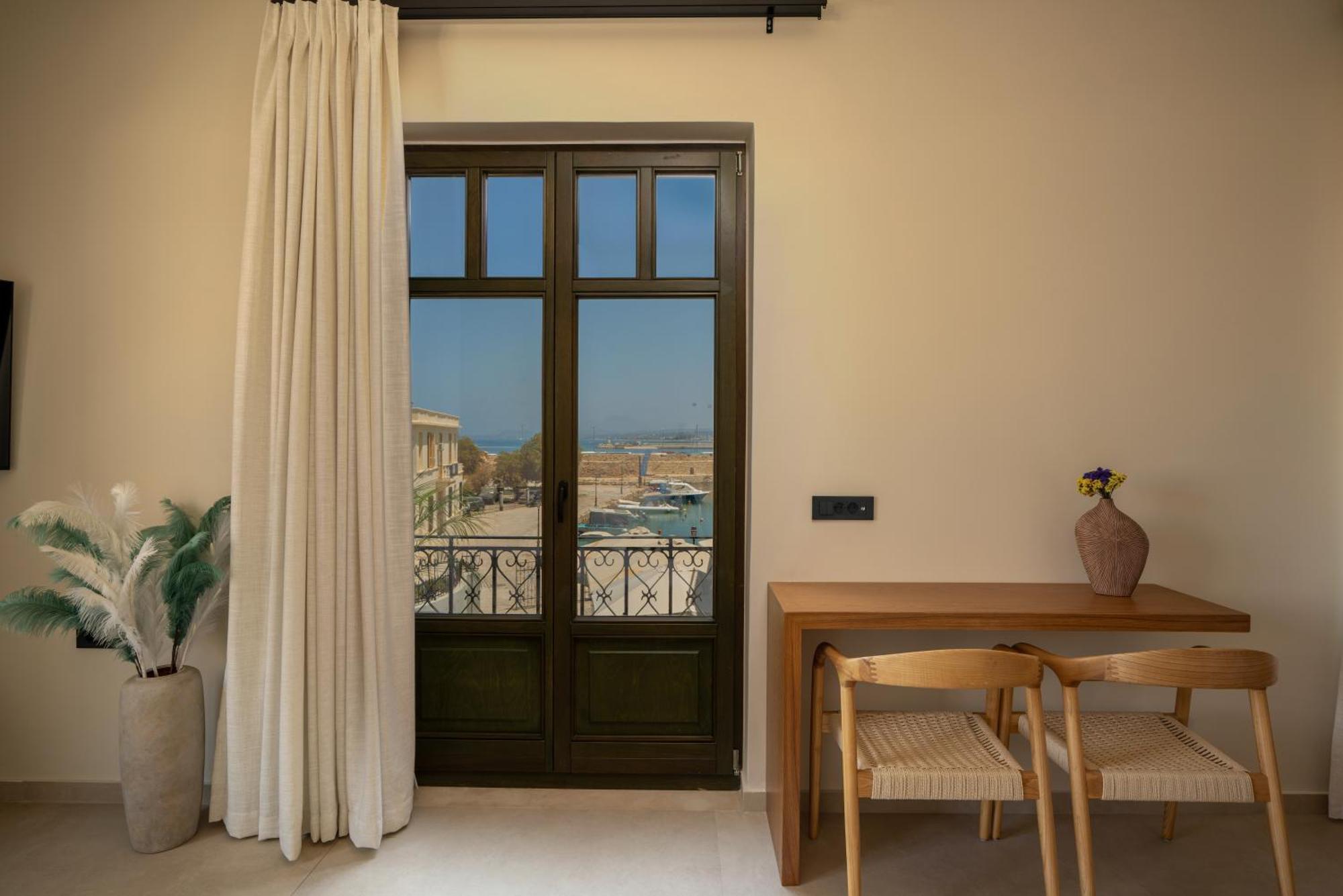 Apartment Rettimo Suites, Experience Luxury In The Heart Of *
