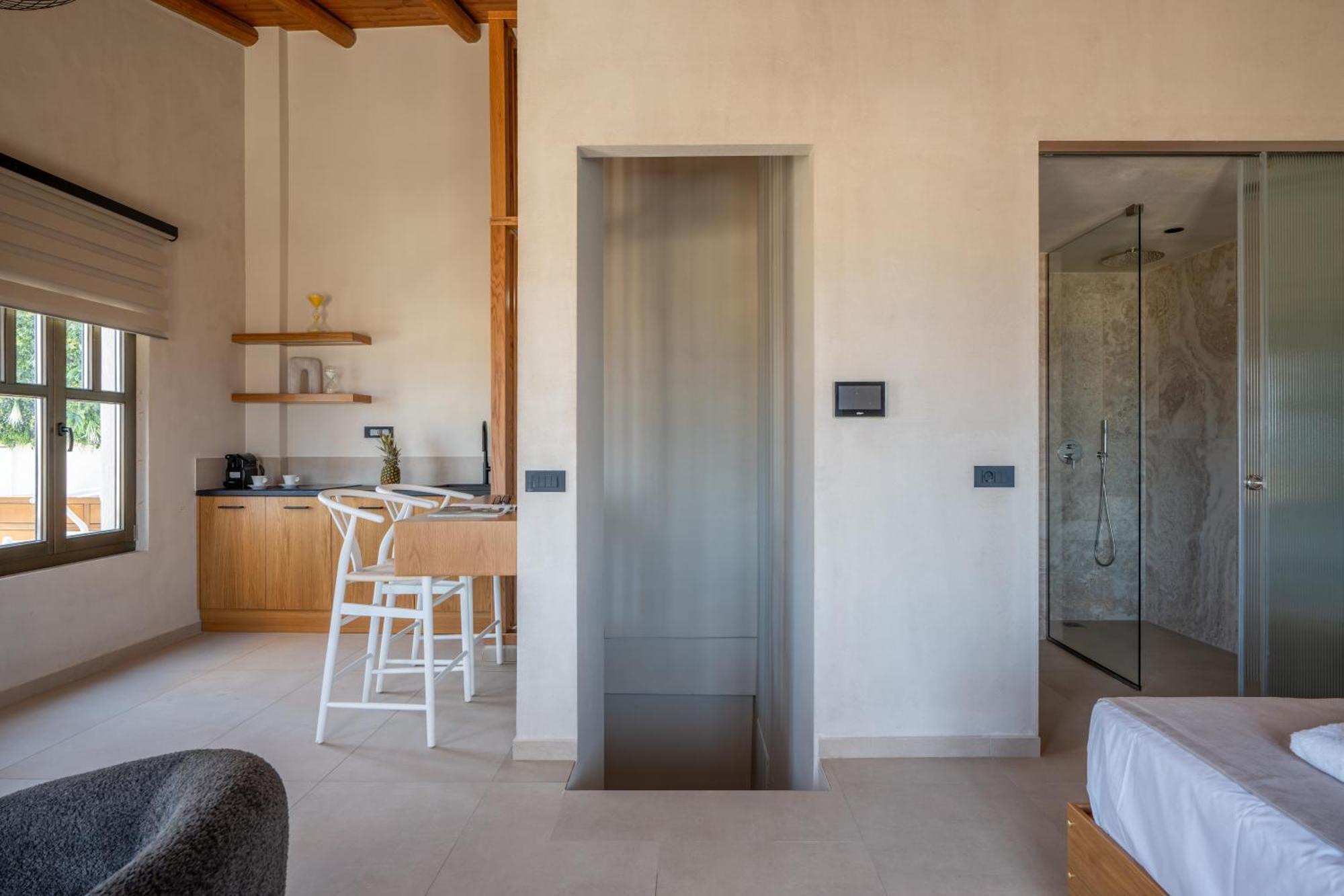 Apartment Rettimo Suites, Experience Luxury In The Heart Of Rethymno (Crete)