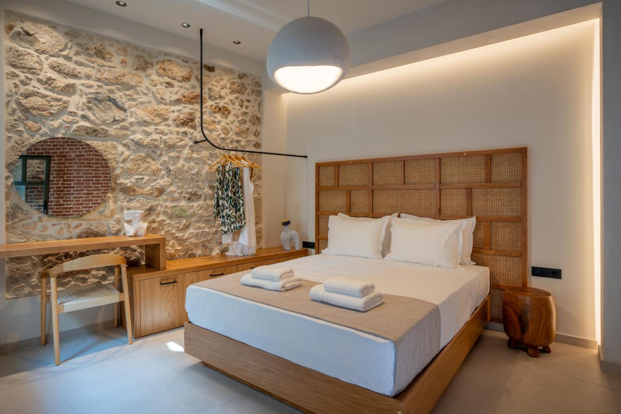 Apartment Rettimo Suites, Experience Luxury In The Heart Of